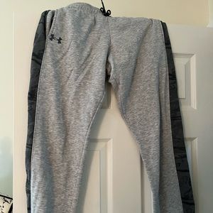 Under Armour Youth XL sweatpants heather gray with pattterned stripe